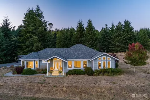 355 Olympic Bay Ln, Oak Harbor, WA 98277