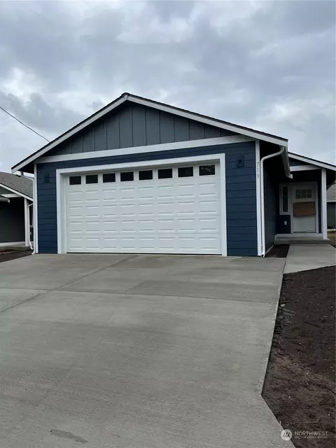 719 8th St, Sultan, WA 98294