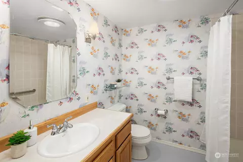11302 E Riverside Dr, Bothell, WA 98011 photo 24