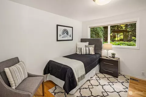 11302 E Riverside Dr, Bothell, WA 98011 photo 23
