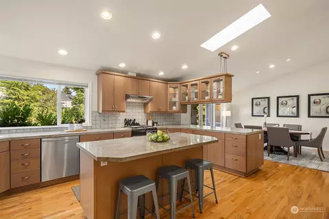 11302 E Riverside Dr, Bothell, WA 98011 photo 13