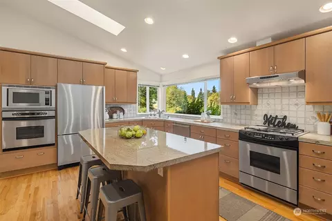 11302 E Riverside Dr, Bothell, WA 98011 photo 12