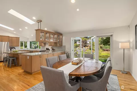 11302 E Riverside Dr, Bothell, WA 98011 photo 8