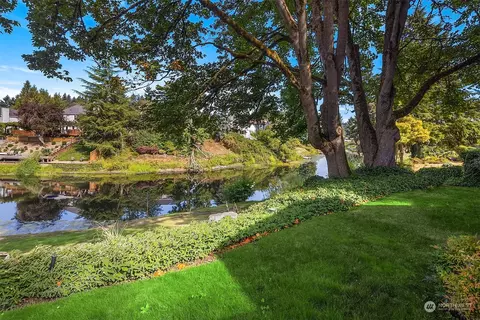 11302 E Riverside Dr, Bothell, WA 98011 photo 32