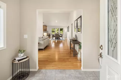 11302 E Riverside Dr, Bothell, WA 98011 photo 4