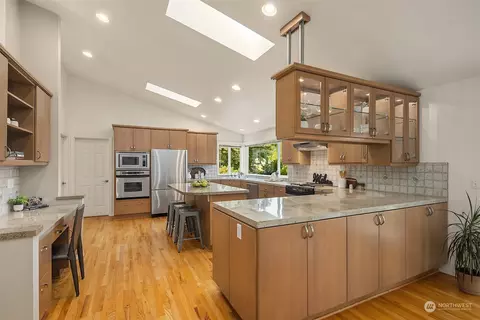 11302 E Riverside Dr, Bothell, WA 98011 photo 9
