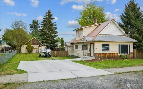 306 Montgomery Ave, Cle Elum, WA 98922