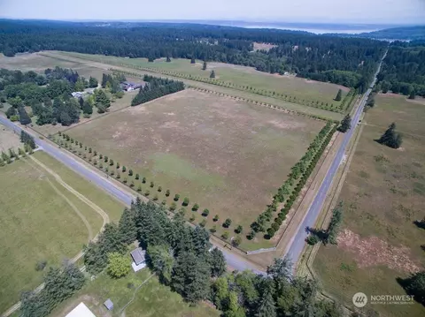 22710 Wax Orchard Rd SW, Vashon, WA 98070