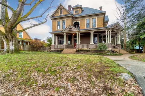 342 S 3rd Ave, Walla Walla, WA 99362