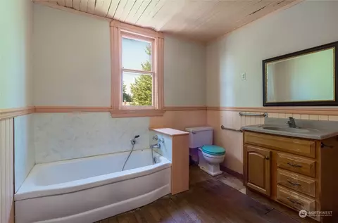 Bath - 342 S 3rd Ave, Walla Walla, WA 99362 photo 1 of 1