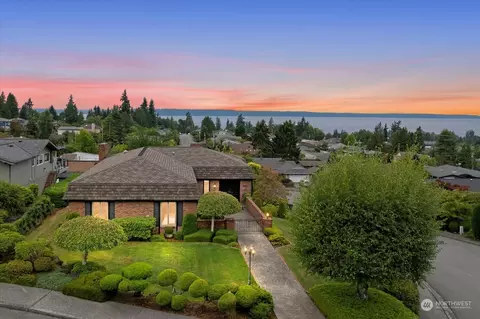341 12th Ave N, Edmonds, WA 98020