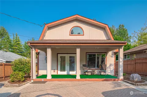 2710 Pioneer Way E, Tacoma, WA 98404