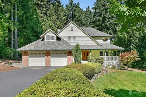 10481 Leeway Ave NW, Silverdale, WA 98383