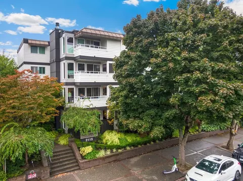 2115 California Ave SW #301, Seattle, WA 98116