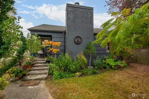 5450 25th Ave SW, Seattle, WA 98106