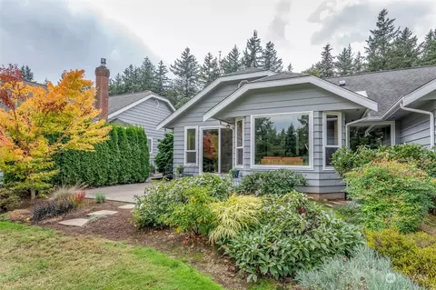 6848 Golf View Dr #B, Lynden, WA 98264