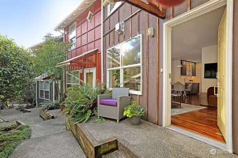 1817 20th Ave #B, Seattle, WA 98122