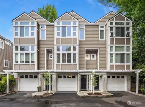 210 5th Pl S, Kirkland, WA 98033