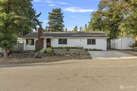 502 NE 152nd St, Shoreline, WA 98155