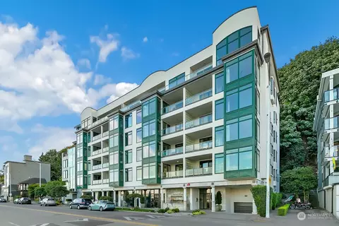 1661 Harbor Ave SW #201, Seattle, WA 98126