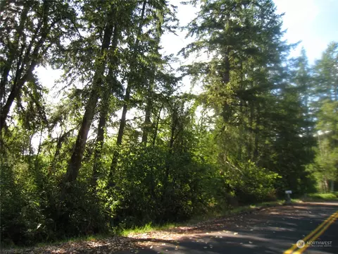 4 P G Sweet Rd, Kelso, WA 98626