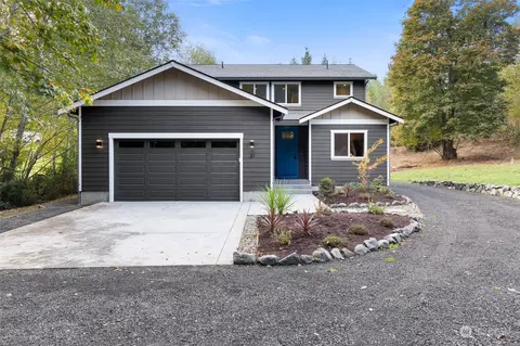 21 E Greenhill Ct, Allyn, WA 98524