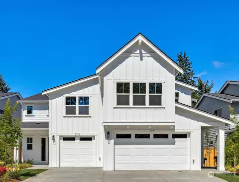 211 A 151st St SW #2A, Lynnwood, WA 98087