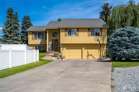 1725 Angela St, Wenatchee, WA 98801