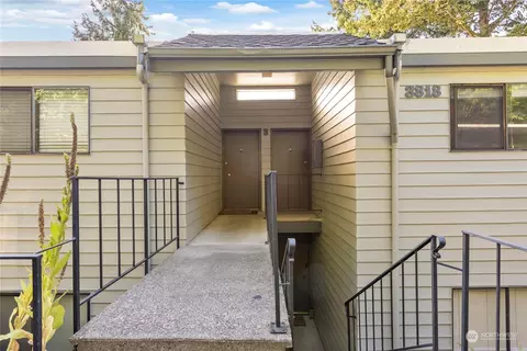 3818 Lake Washington Blvd #3A, Bellevue, WA 98006