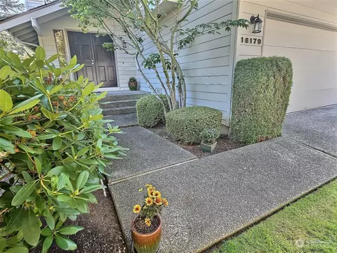 16179 SE 33rd Cir, Bellevue, WA 98008