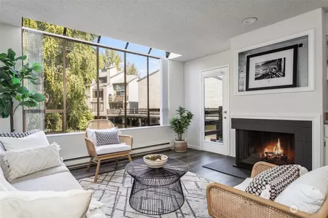 7 Lake Bellevue Dr #103, Bellevue, WA 98005