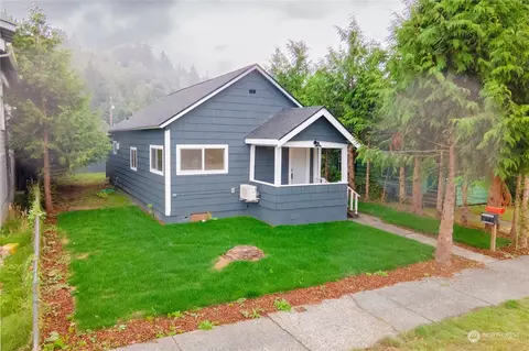 1217 E 2nd St, Aberdeen, WA 98520