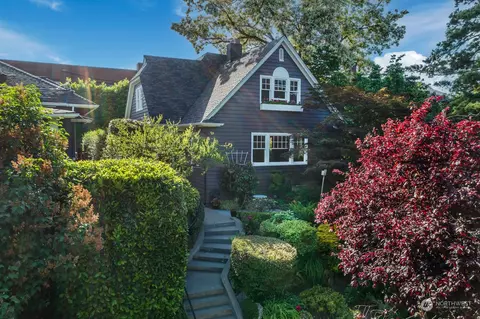 2329 Federal Ave E, Seattle, WA 98102