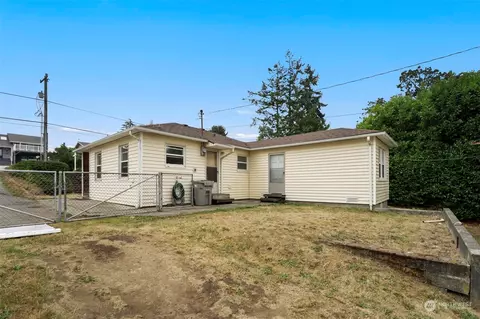 7212 S 128th St, Seattle, WA 98178
