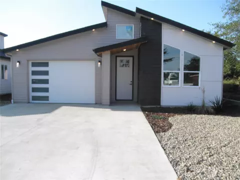 111 24th St NE, Long Beach, WA 98631