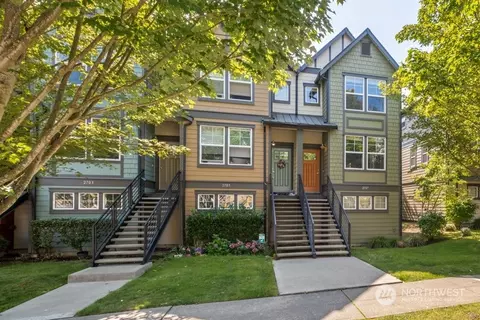 2707 SW Sylvan Heights Dr, Seattle, WA 98106