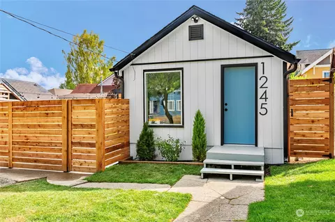 1245 8th St, Bremerton, WA 98337