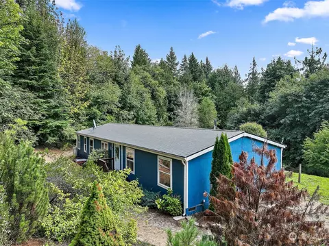731 E Rasor Rd, Belfair, WA 98528
