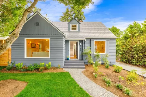 3226 NE 90th St, Seattle, WA 98115