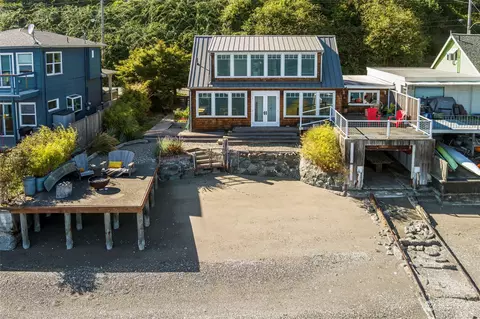 1017 Shore Dr, Bremerton, WA 98310