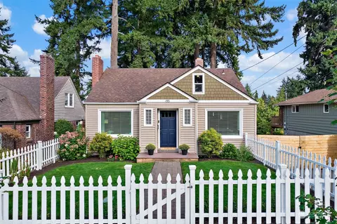 153 Summit Ave, Fircrest, WA 98466