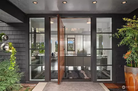 315 35th Ave E, Seattle, WA 98112