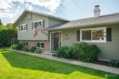1810 NE 10th St, East Wenatchee, WA 98802