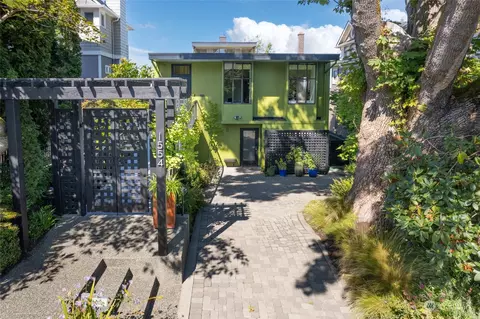 1554 E Garfield St, Seattle, WA 98112
