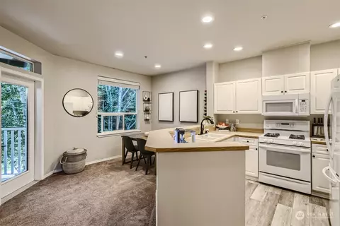 12530 Admiralty Way #F302, Everett, WA 98204