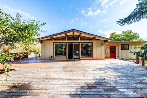 202 Williamson Rd, Sequim, WA 98382