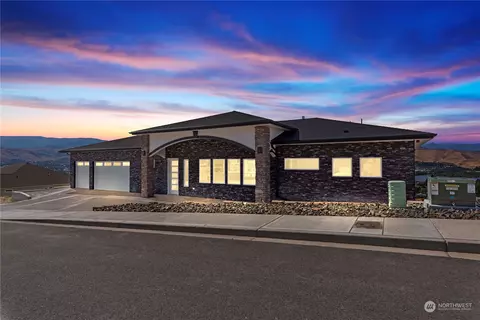 2908 N Breckenridge Dr, East Wenatchee, WA 98802
