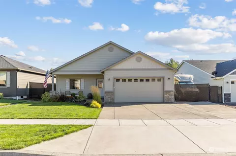 113 Zephyr Dr, Silverlake, WA 98645