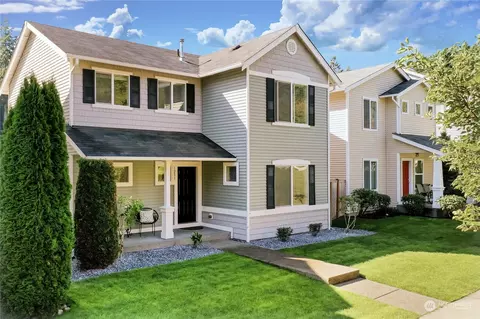 1233 Burnside Pl, Dupont, WA 98327