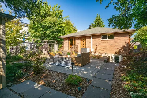 8219 Densmore Ave N, Seattle, WA 98103